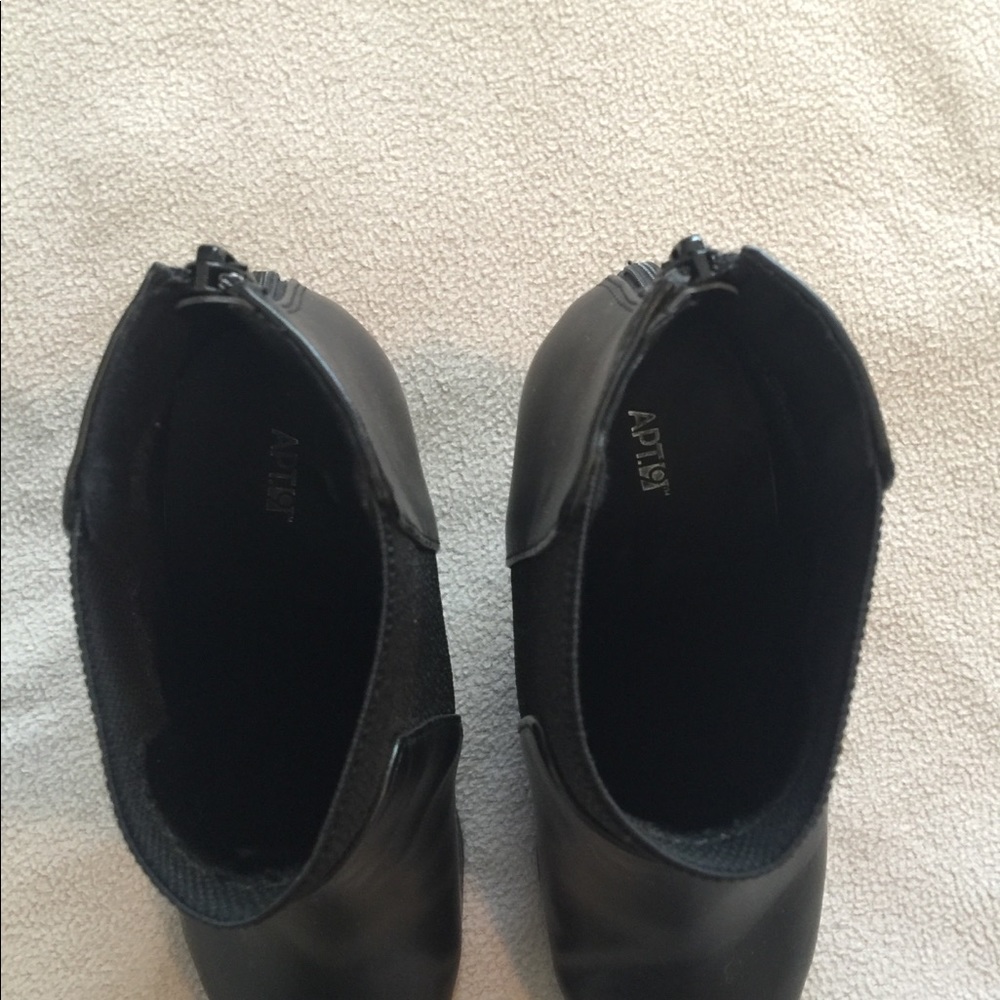 Boots - Picture 4 of 8